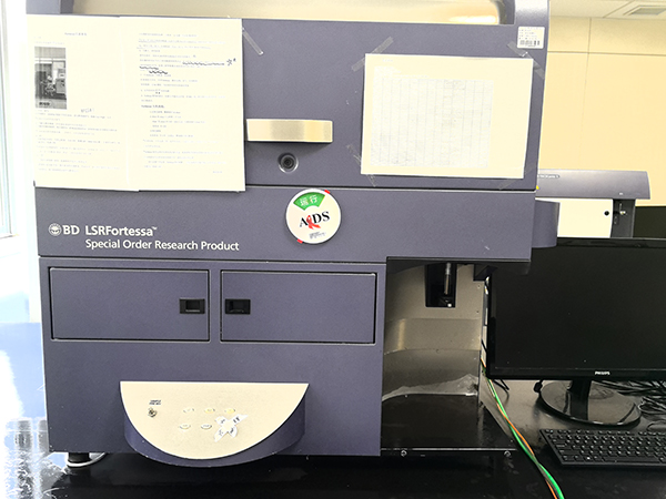 BD Fortessa 流式细胞仪.jpg
