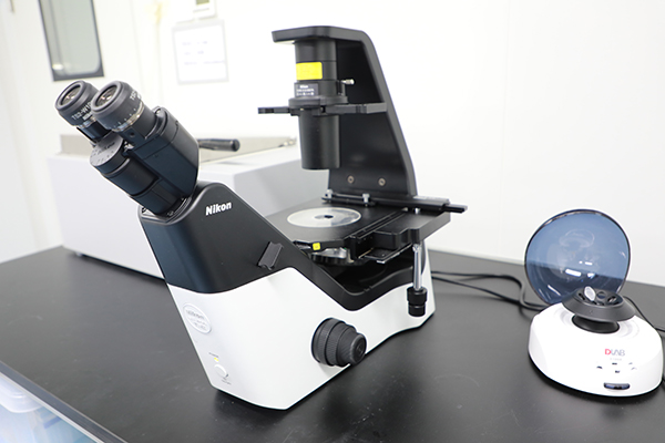 尼康 倒置显微镜.jpg