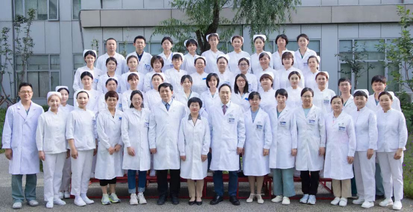 球盟会qmh网页版登录中西医结合中心荣获“北京市青年文明号”集体称号