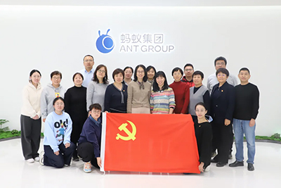 党建业务融合| 领略科技创新魅力 助力医院高质量发展